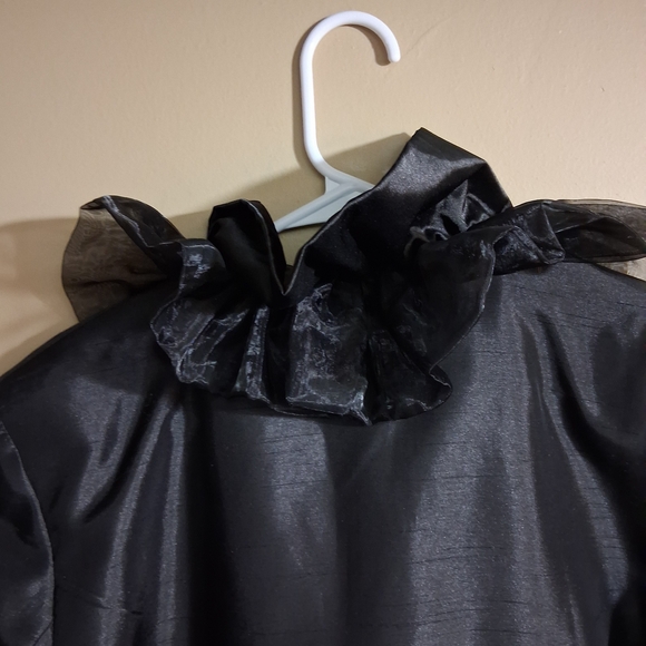 Grace Chuang Ruffled Women's Coat - Picture 4 of 4